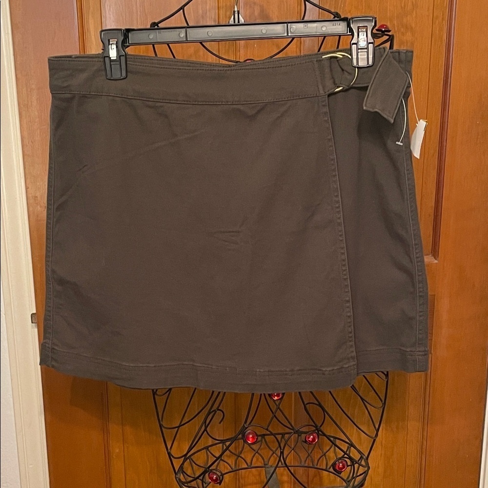 🎁🎁🎁3 for 12$ 🎁🎁🎁NY&C Olive Green Wrap Skirt-XL